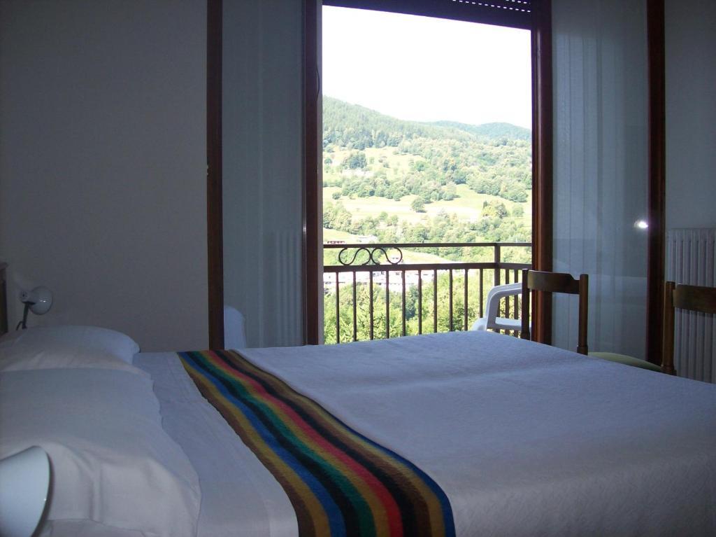 Hotel Valle Intelvi Сан Феделе Интелви Стая снимка